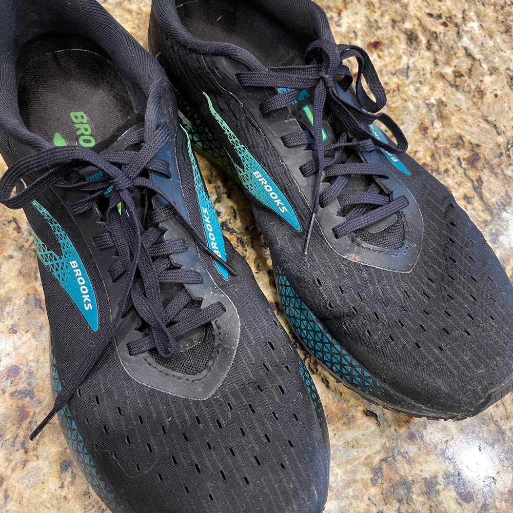 Brooks Men's Black and Blue Athletic Shoes